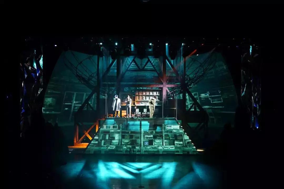 刘慈欣三体双语,三体作者刘慈欣获得雨果奖