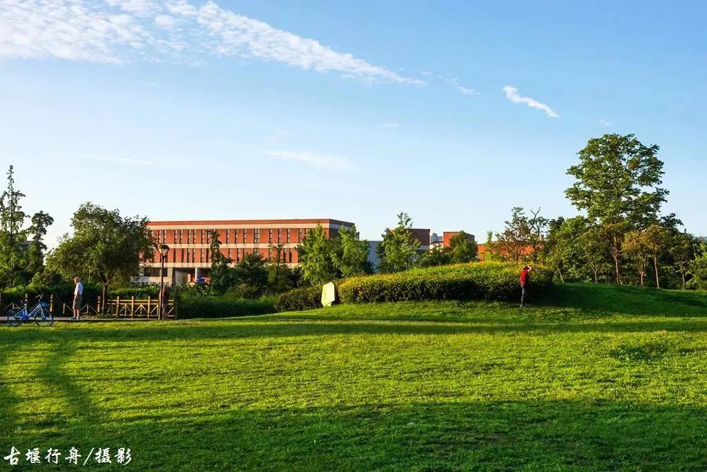 城市观察城市生活,都江堰城市特点