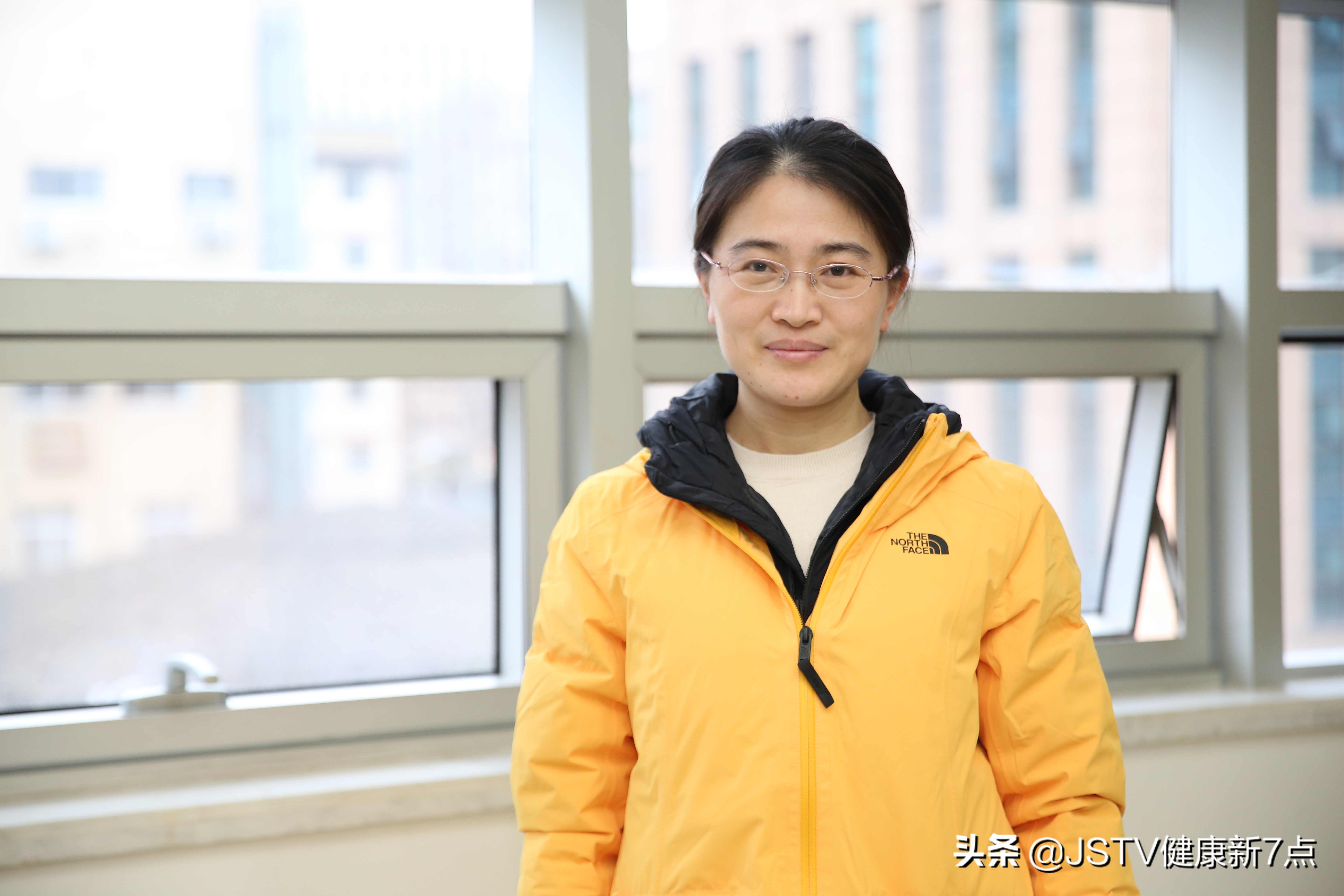 抗击疫情医护人员纪录片半小时,医务人员抗击疫情连续工作20多天