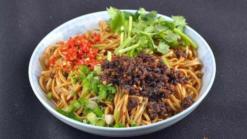 川味小吃满足你的味蕾,挑逗你的味蕾来盘川味凉面