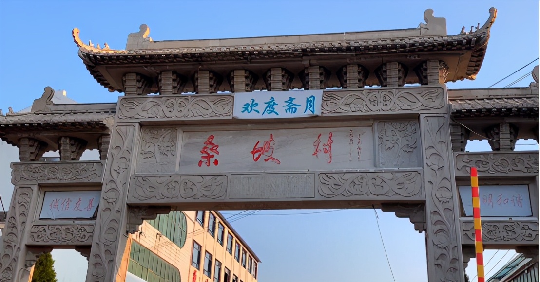 在农村做微商月入1万,做微商行业一年能赚多少