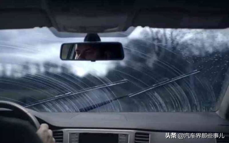 雨刮器刮不干净有雾怎么处理,雨刮器刮玻璃水印怎么处理