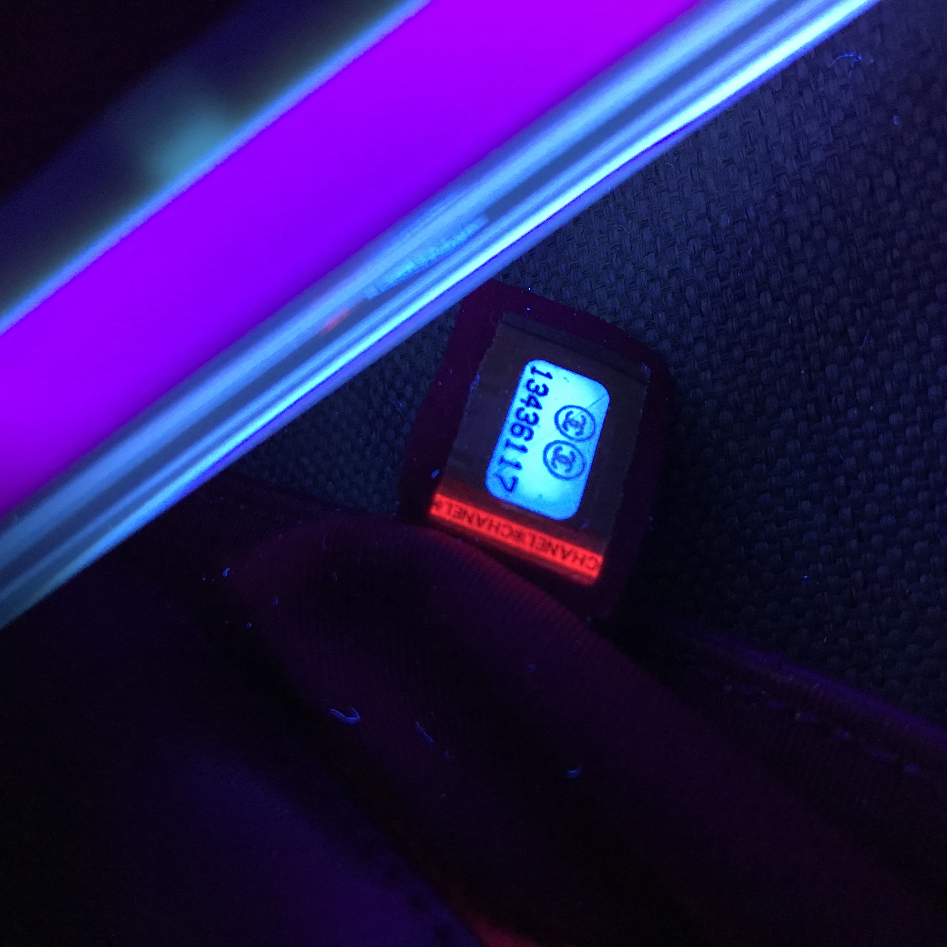 香奈儿渔夫真假鉴别,专柜买的香奈儿有瑕疵怎么办