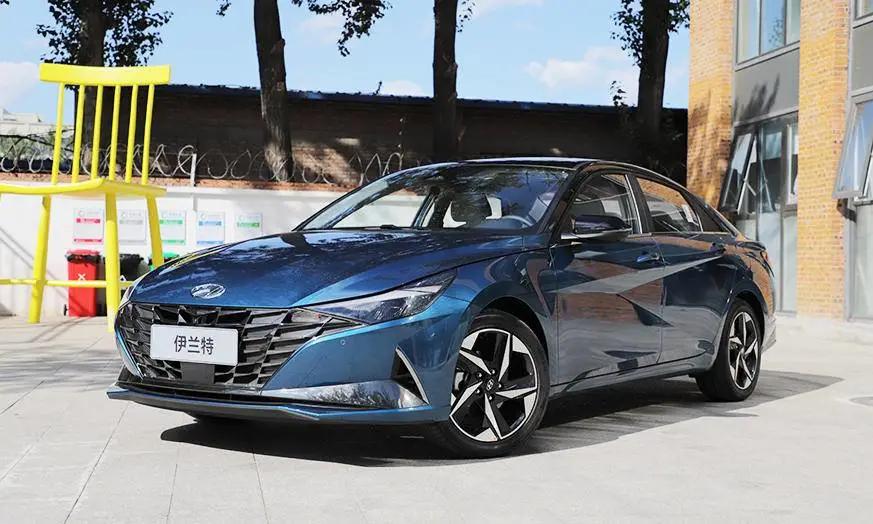 新款现代伊兰特深度体验,好开省油a级车