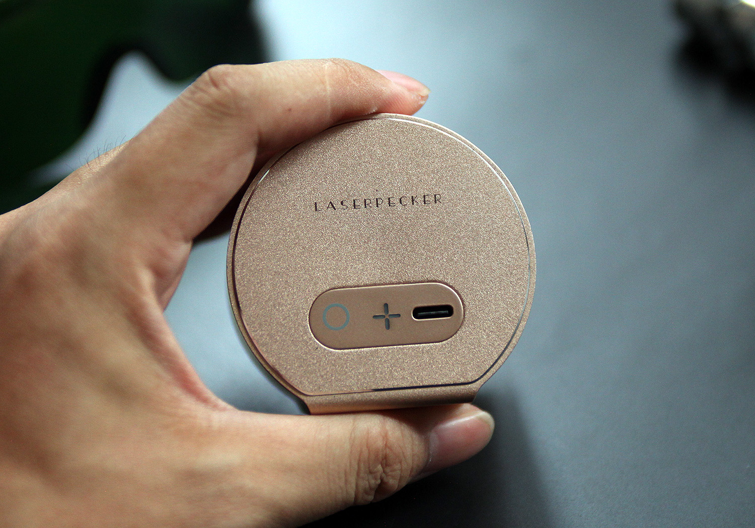 大功率啄木鸟激光测评,米家镭雕机跟啄木鸟一代哪个好