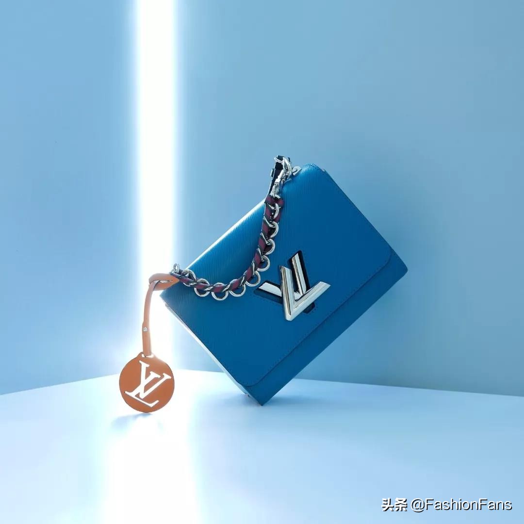 刘雯背过的香奈儿包,刘雯香奈儿机场包