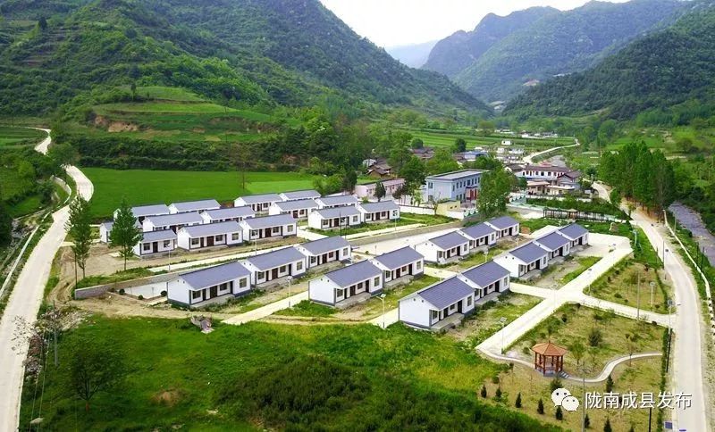 我叫成县，这是我2019年的自拍照~