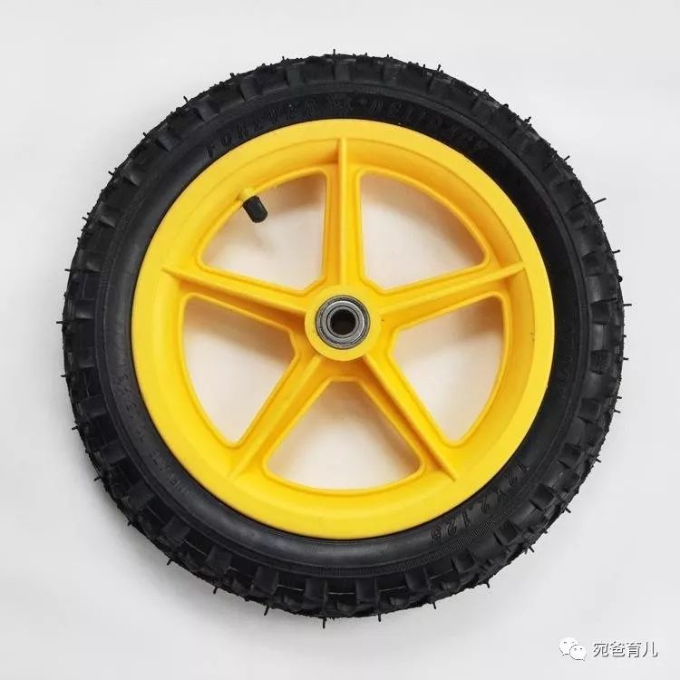 平衡车扭扭车和滑板车哪个好,一岁多买扭扭车平衡车滑板车