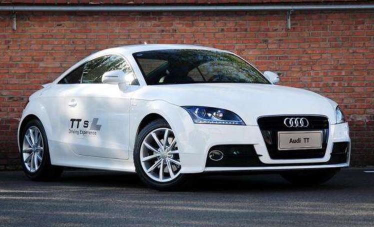 奥迪tt2003款ttroadster,奥迪tt45tfsiquattro