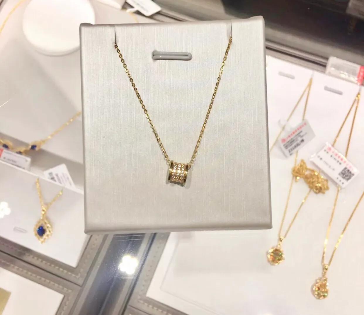 赵雅芝代言的老凤祥黄金耳环,赵雅芝代言老凤祥黄金同款项链