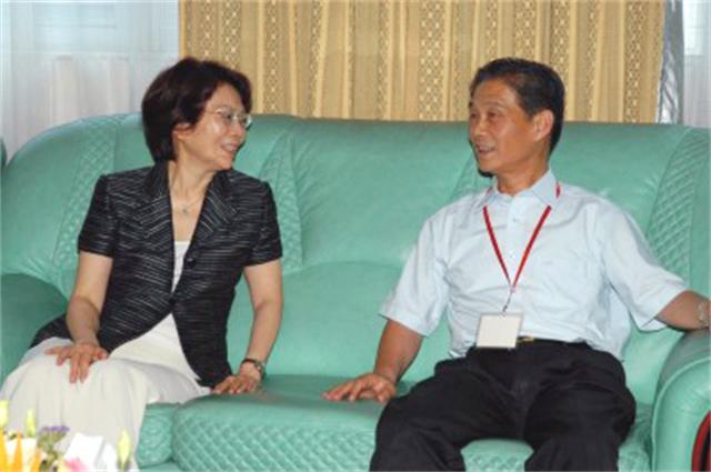 *镕基朱**“网开一面”,华日“起死回生”