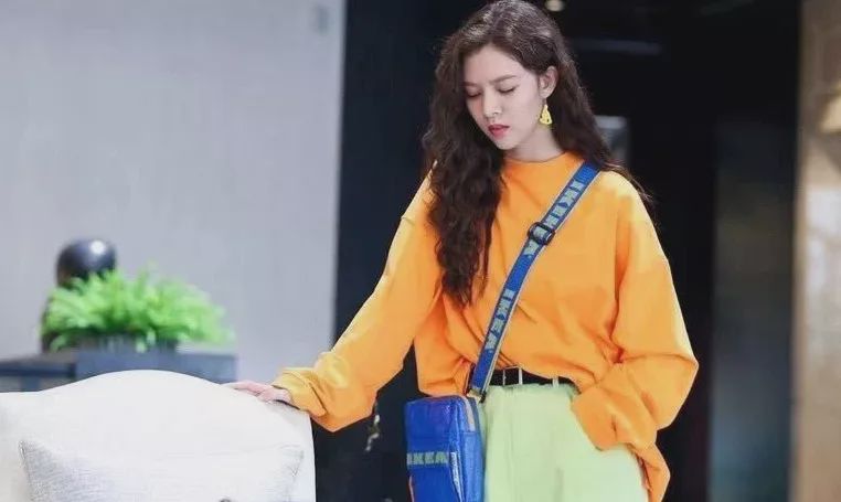 泫雅宋妍霏,欧阳娜娜泫雅宋妍霏穿搭