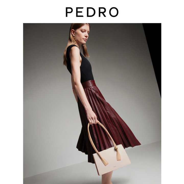 初春必买的几款包包简直美哭啦,初春最实用包包品牌