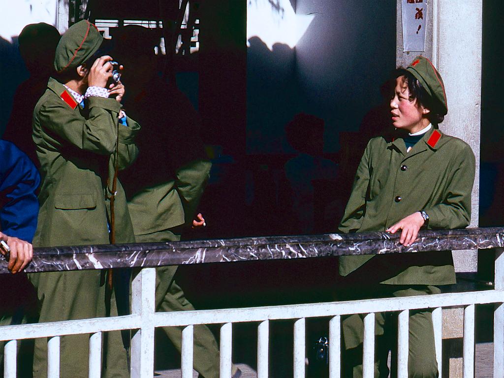 美国人拍摄的中国纪录片,美国人拍北京街头真实生活