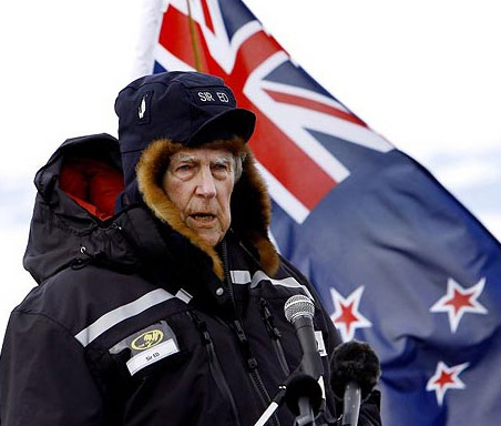 珠穆朗玛峰峰顶是属于哪个国家,珠穆朗玛峰峰顶现在是多少米