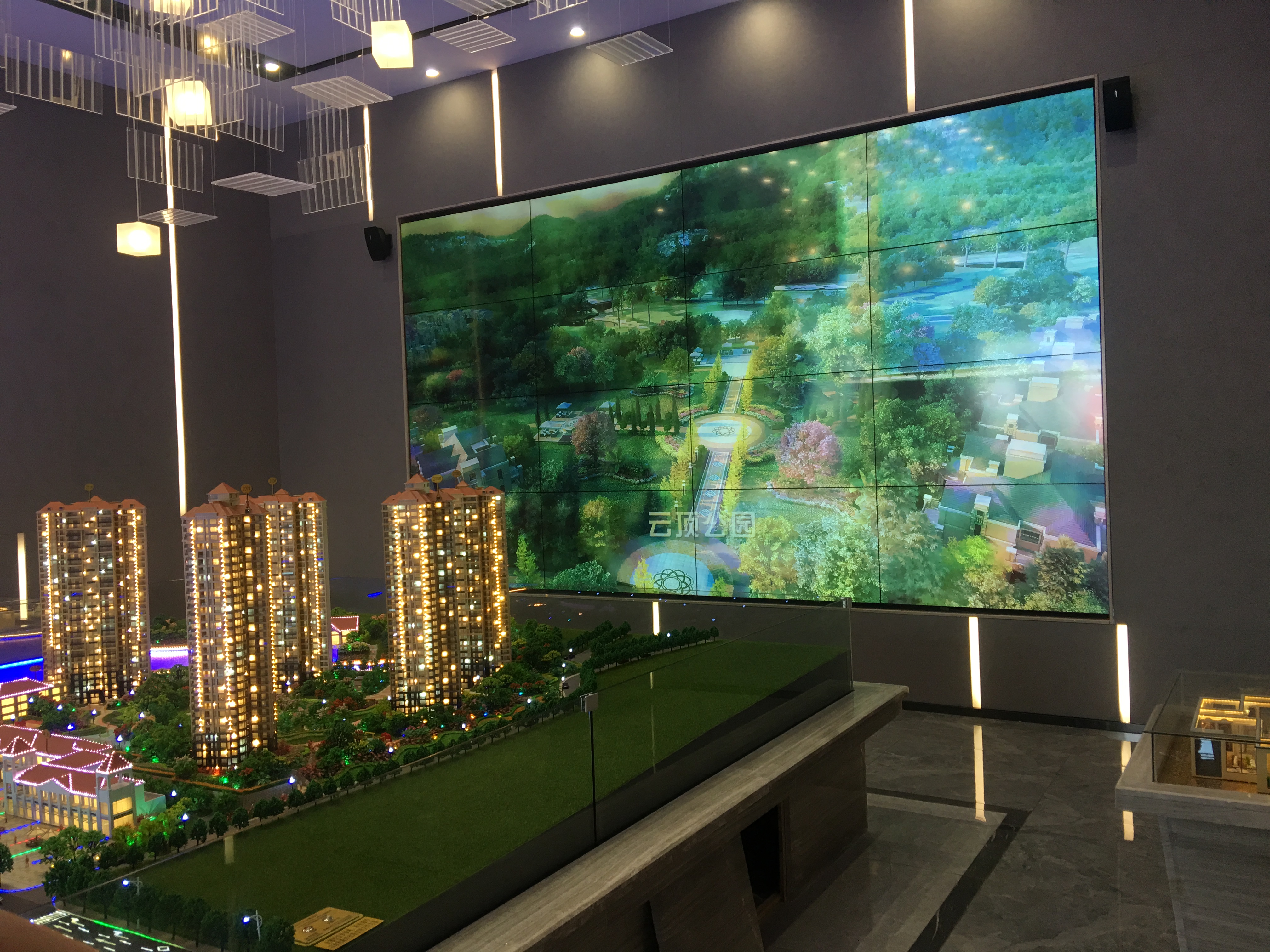 锐丽大屏幕显示器,锐丽大屏幕怎么用