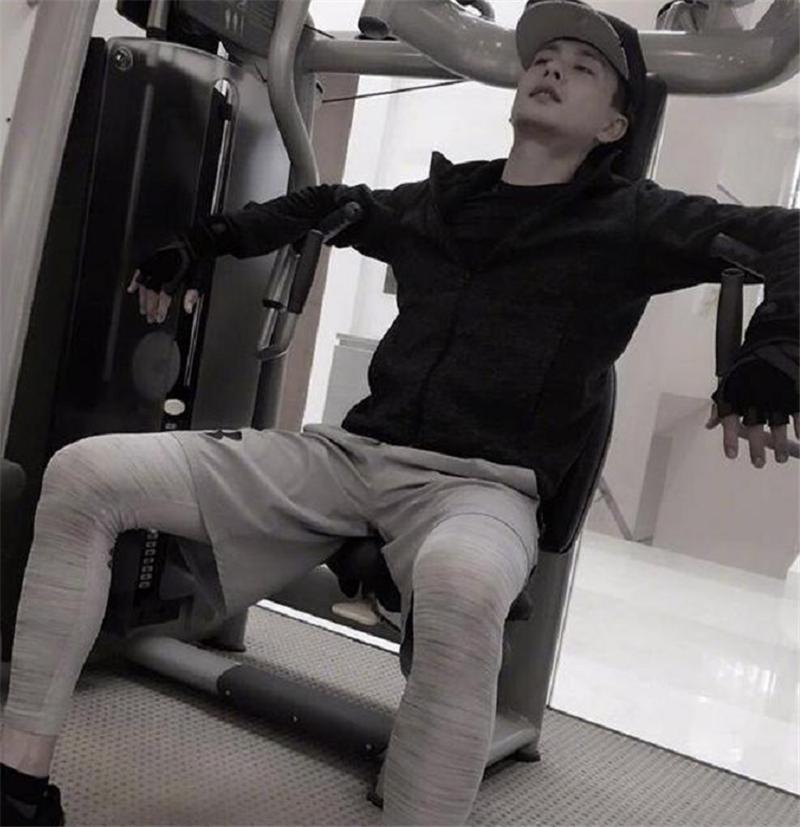 黄宗泽香港住宅,黄宗泽家具