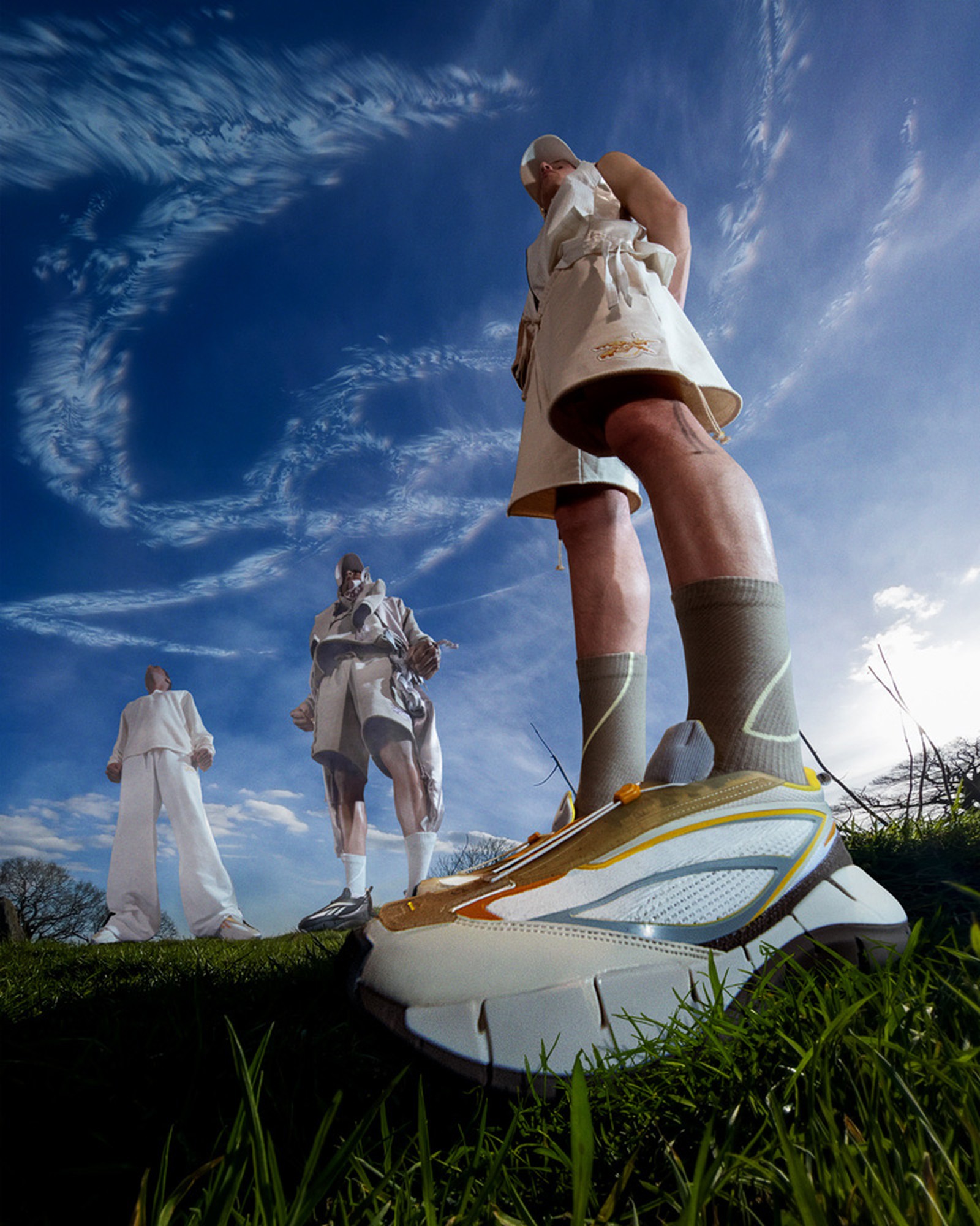 REEBOK看起来很努力很努力