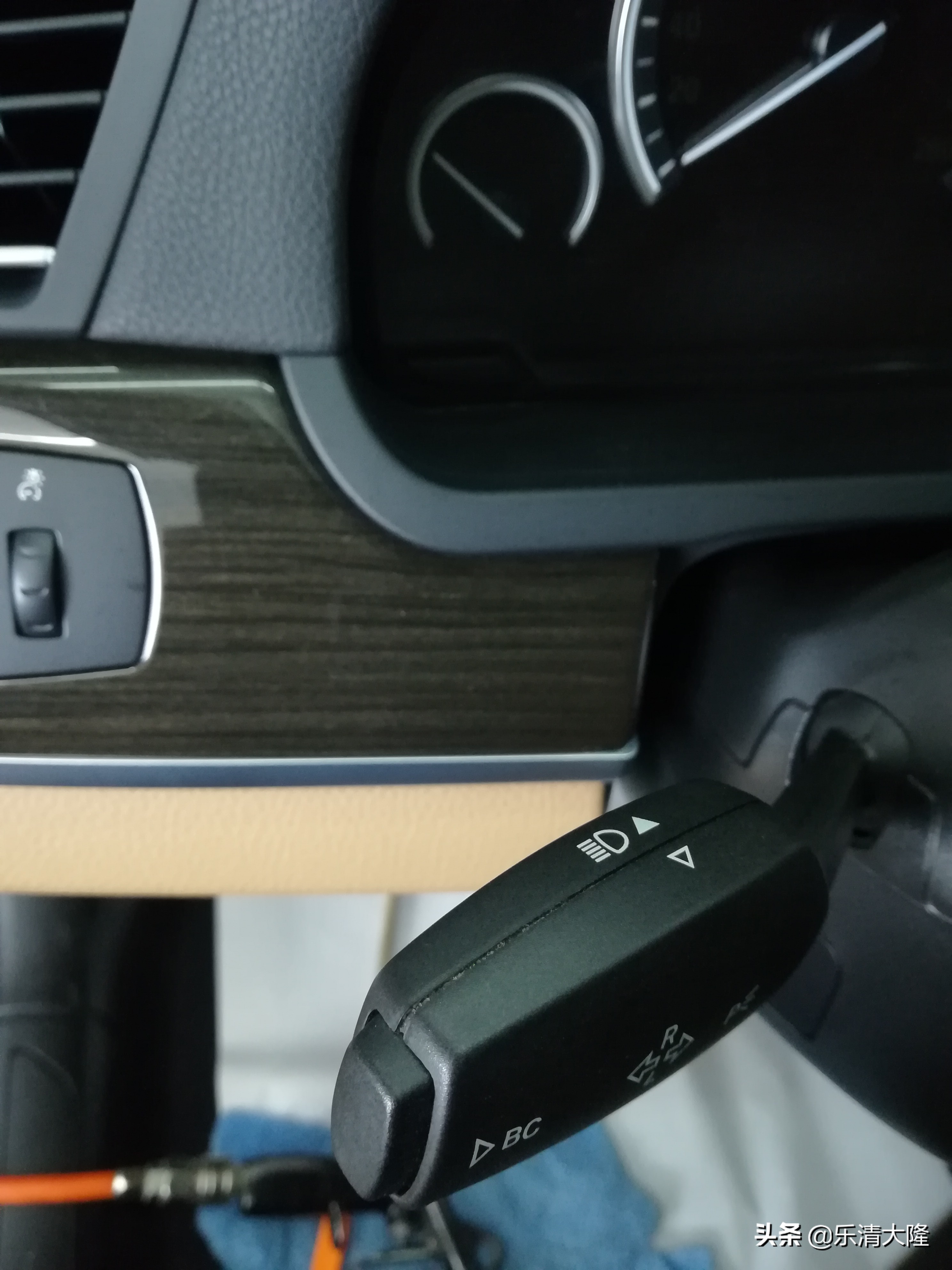 广州宝马7系内饰清洗,宝马7系发动机舱清洗