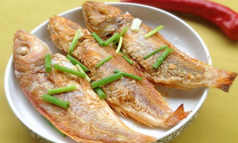 不粘锅煎鱼怎么煎不黄,油煎食物不粘锅最有效的方法