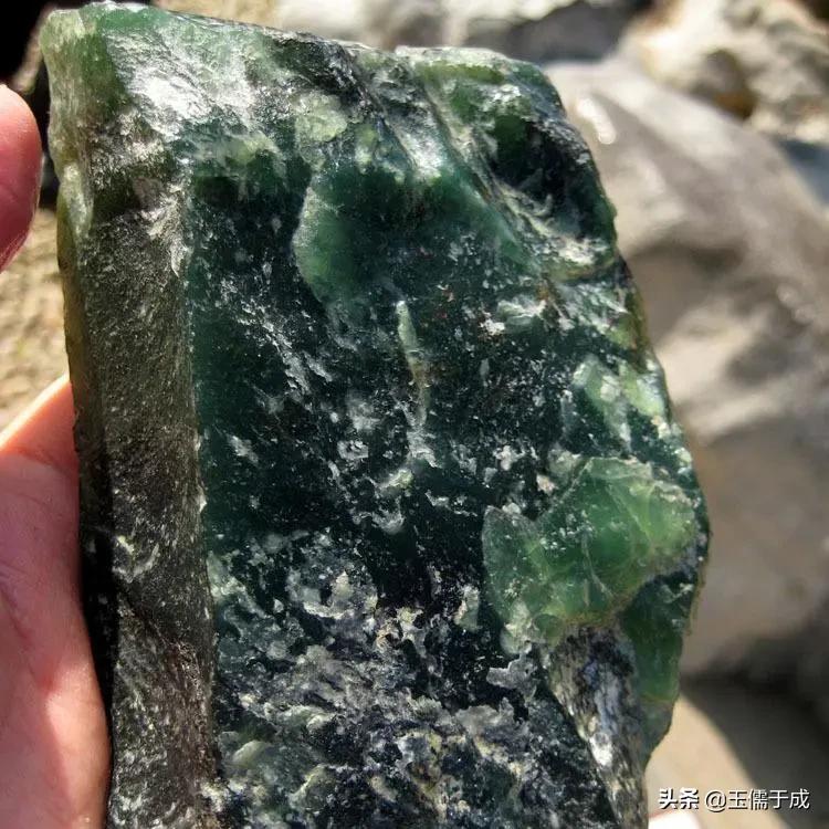 石英岩质玉什么样子,石英岩玉是岩质玉