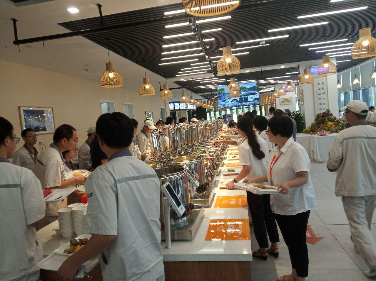 这家企业开设“称重计量自助餐”，成功整治铺张浪费的坏习惯