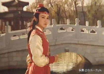 贾宝玉是一个怎么样的人四字词语,贾宝玉到底是个什么样的人