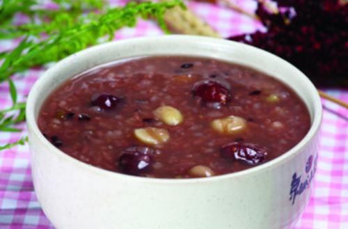 出现大量白发是不是肾出问题了,肾的原因导致白发能恢复吗