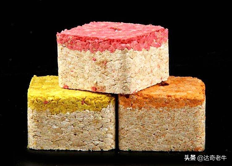 自制饵料拉饵制作方法,自己压制钓鱼饵料饼怎么做