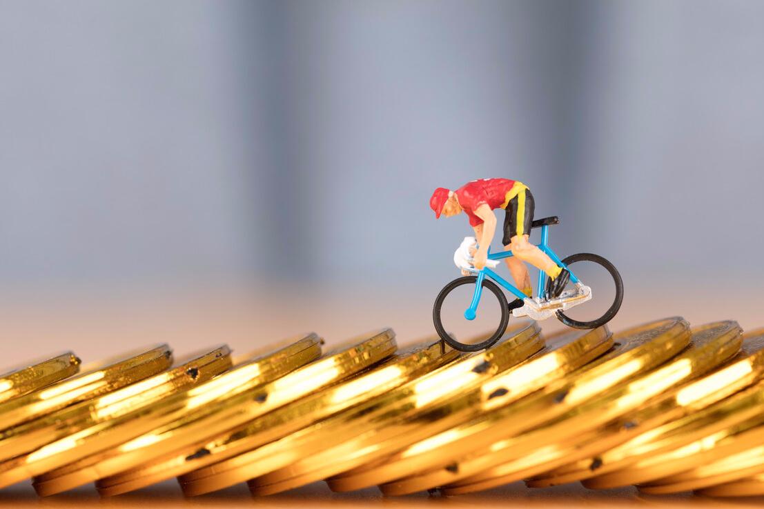 男儿当自强原唱,人生当自强的意思