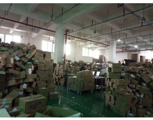 双十一快递收到好物,双11快递正在签收