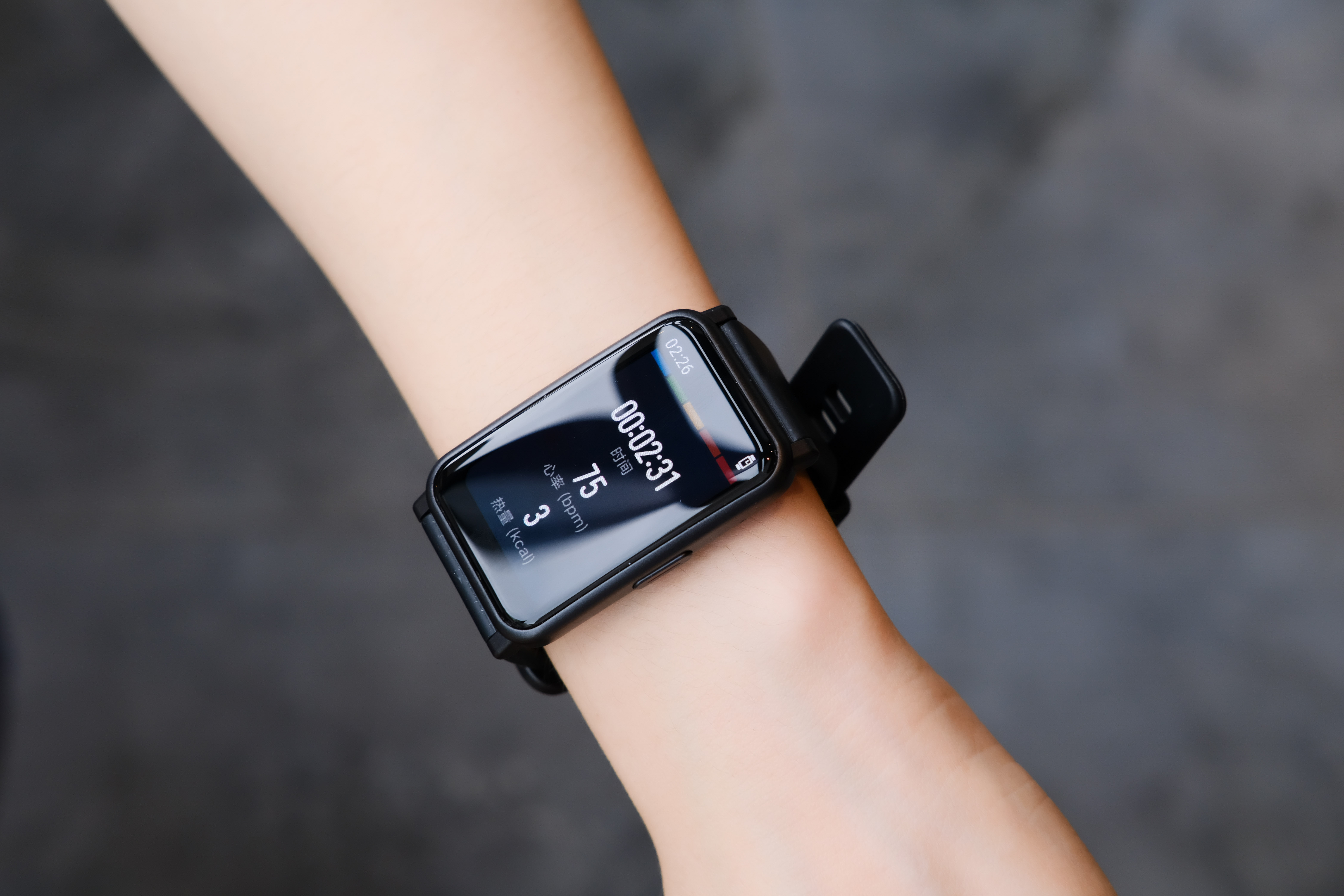 时尚大屏随身健康运动管家——体验荣耀手表ES