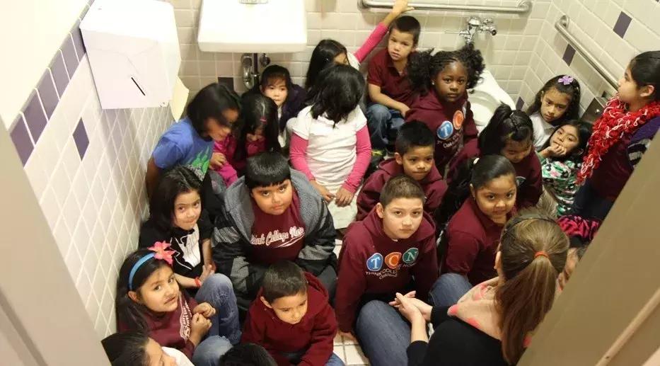 阅视野丨抢劫犯闯入学校？中国教师亲历美国学校的安全防范