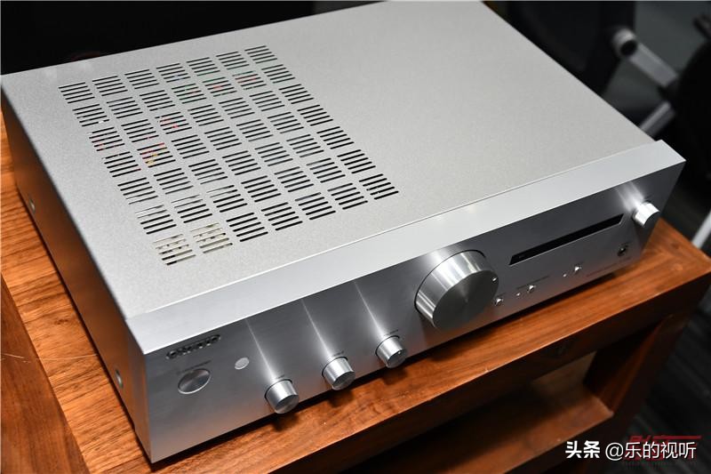 柔和自然的声音体验ONKYO(安桥)A-9130立体声放大器