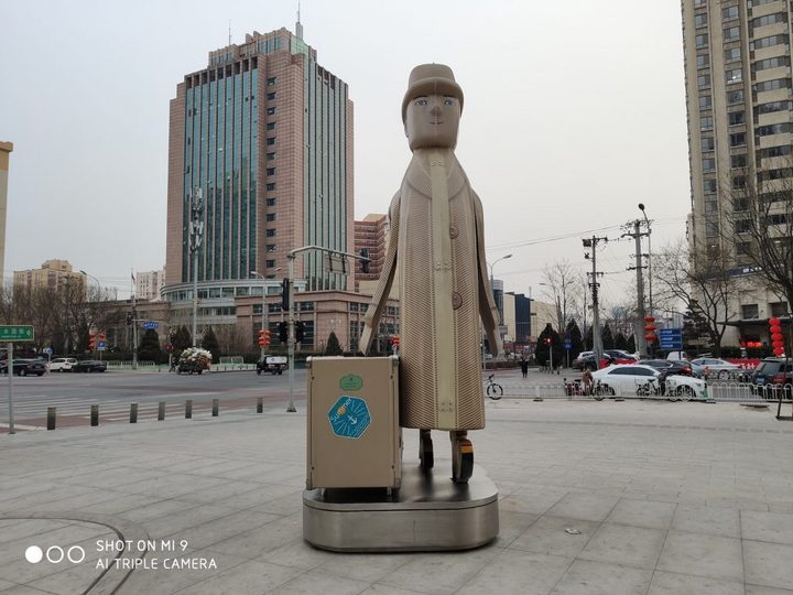 小米9和opporeno十倍变焦哪个好,小米9测评值得买吗