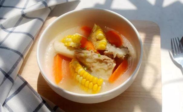 熬骨头汤怎么能熬成白汤,熬骨头汤正确做法