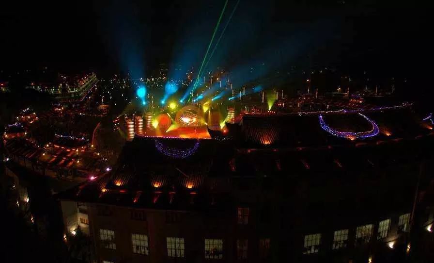 看重庆洪崖洞夜景去哪里,看重庆洪崖洞朝天门夜景最佳位置