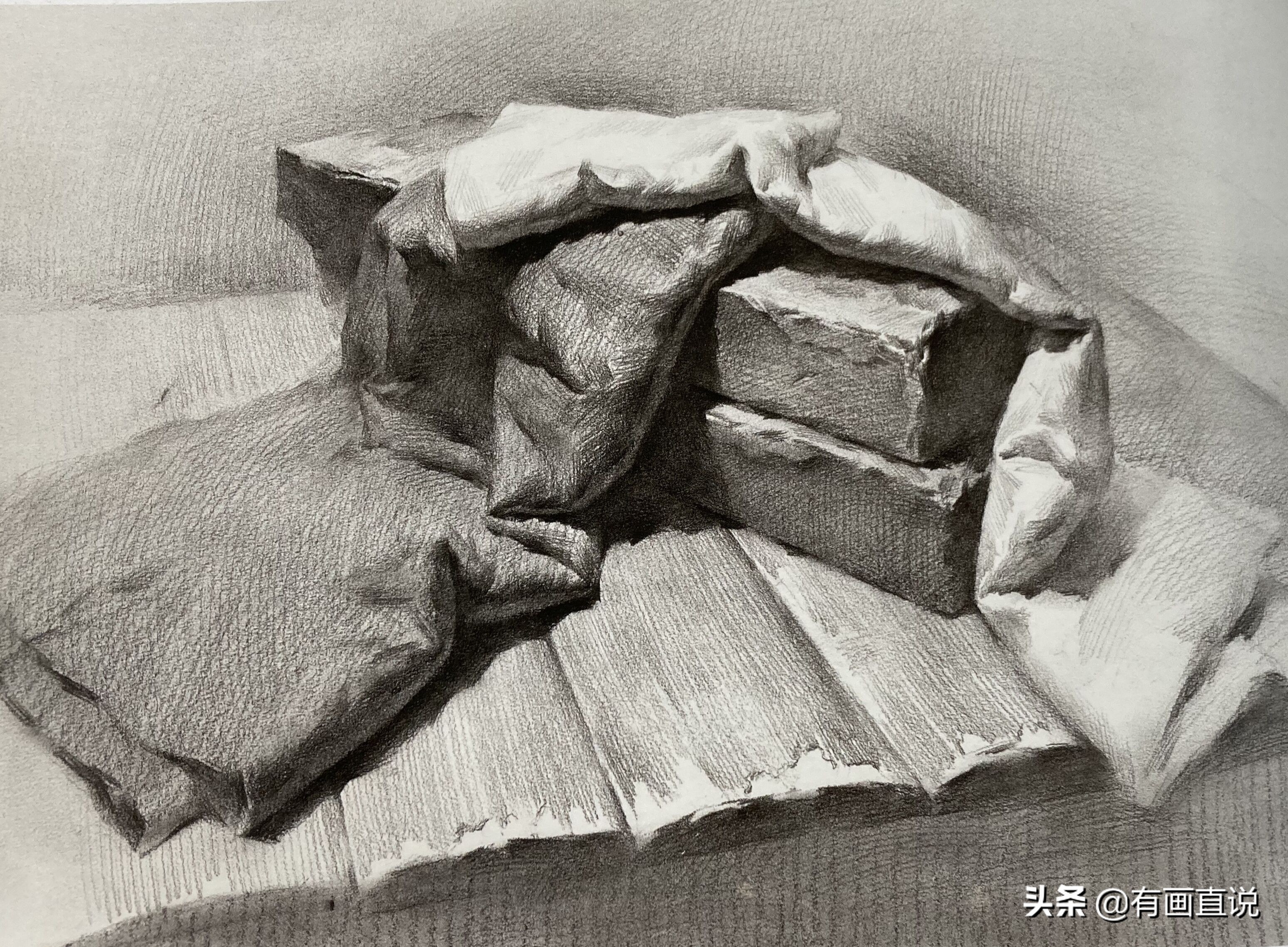素描绘画中你容易忽略的细节，衬布和衣服的刻画，分享课程素材