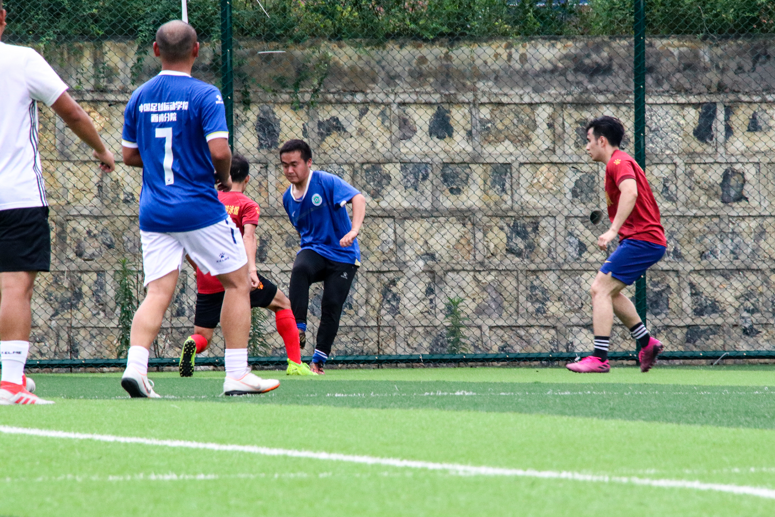 以赛会友增进交流,以赛促学以赛会友