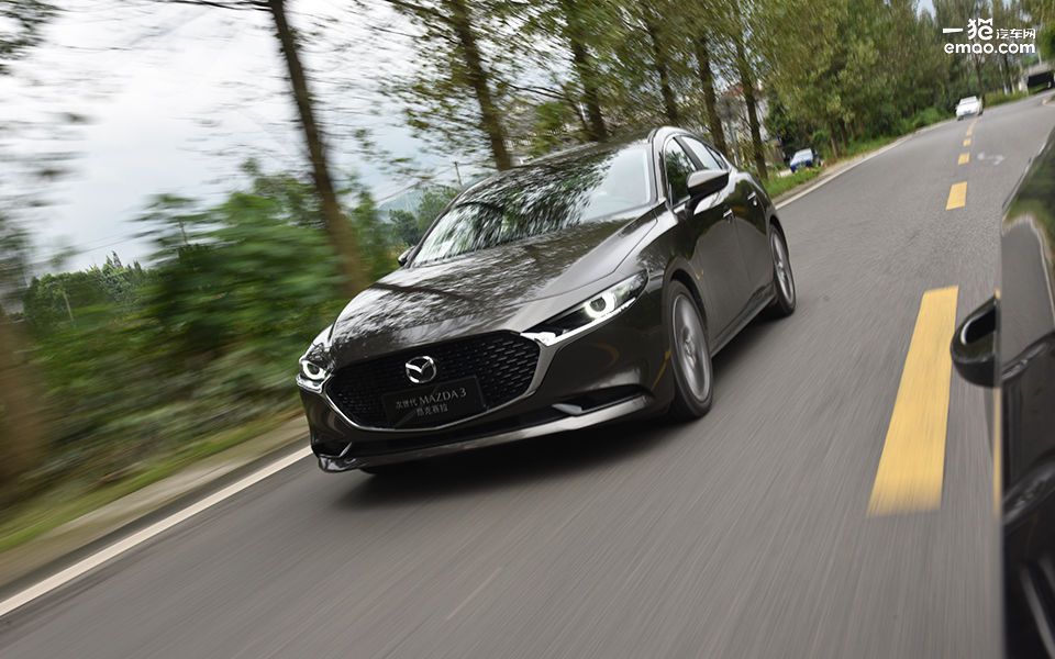 马自达3昂克赛拉1.5和2.0哪个更好,次世代马自达3昂克赛拉测评