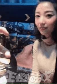 睡觉无缘无故脖子青了一小块,睡醒发现脖子有一圈青了