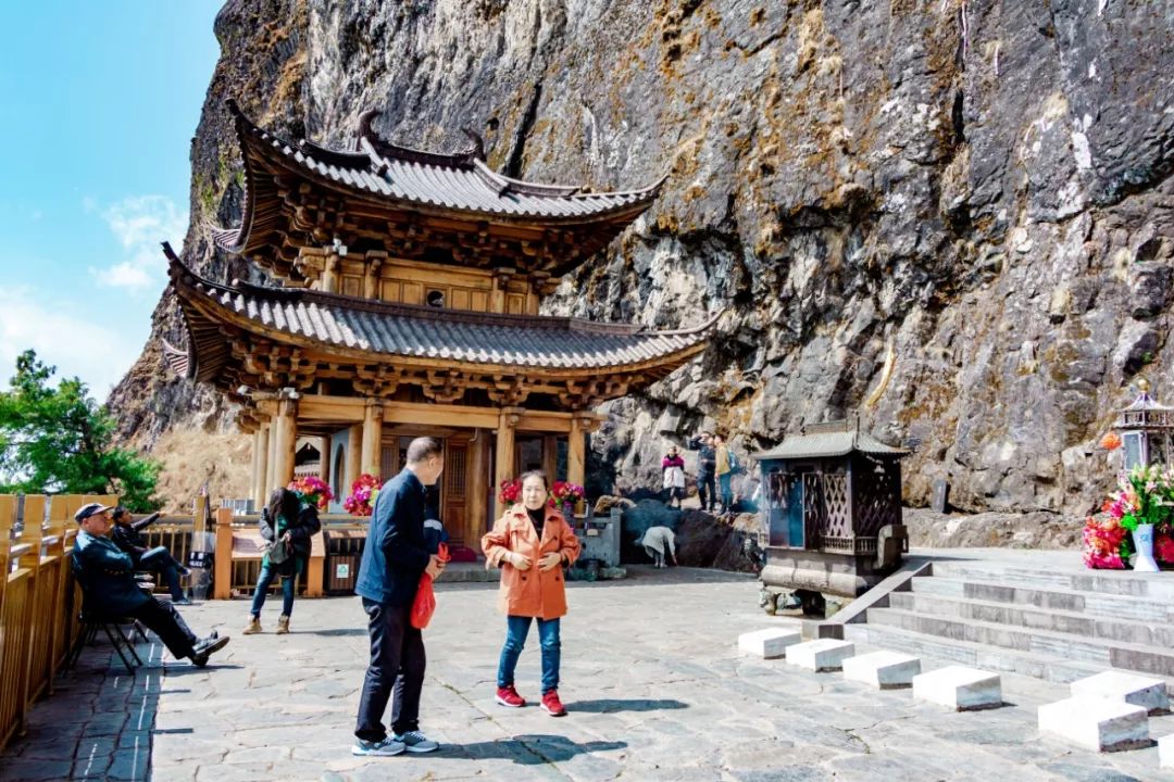 大理鸡足山奇观,从山角看大理鸡足山的传说