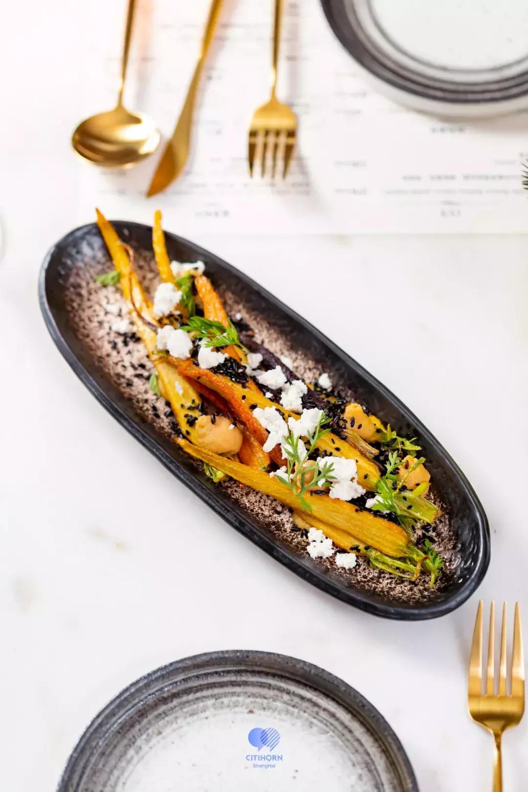 L+Mall的这家灵魂西班牙餐厅，竟要“摸黑”吃？！