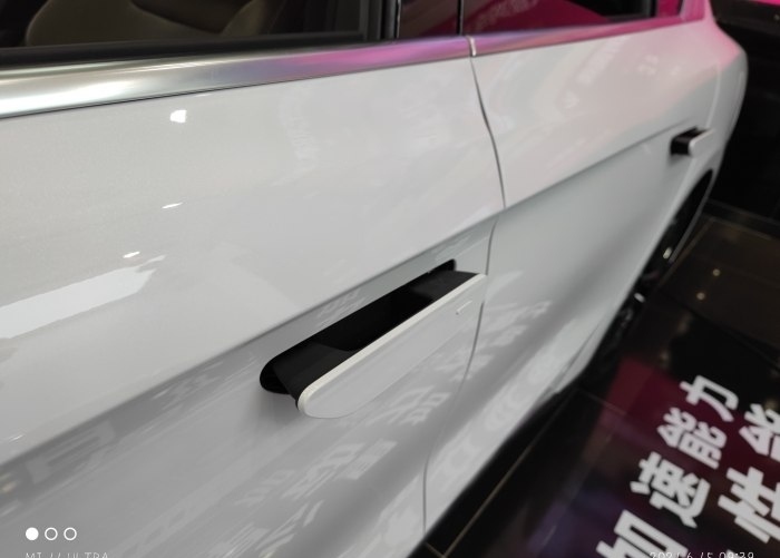 雪域白与普通白漆有区别吗,山脉灰对比雪域白