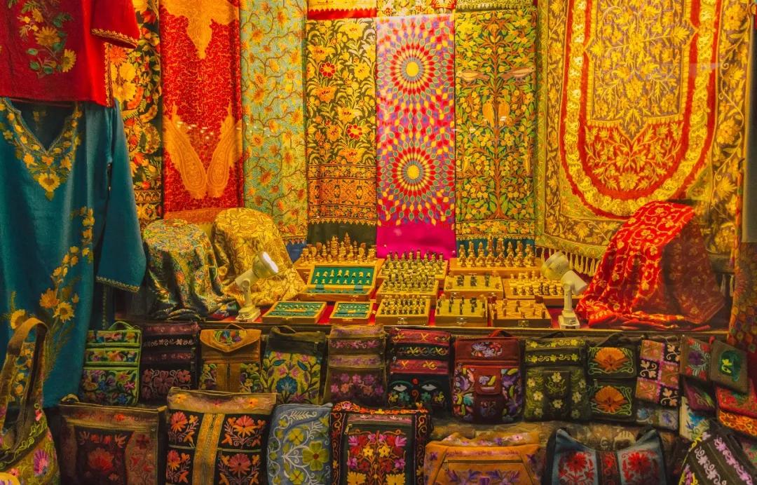 这个微笑国度,见人就夸漂亮,300元就能在天空滑翔