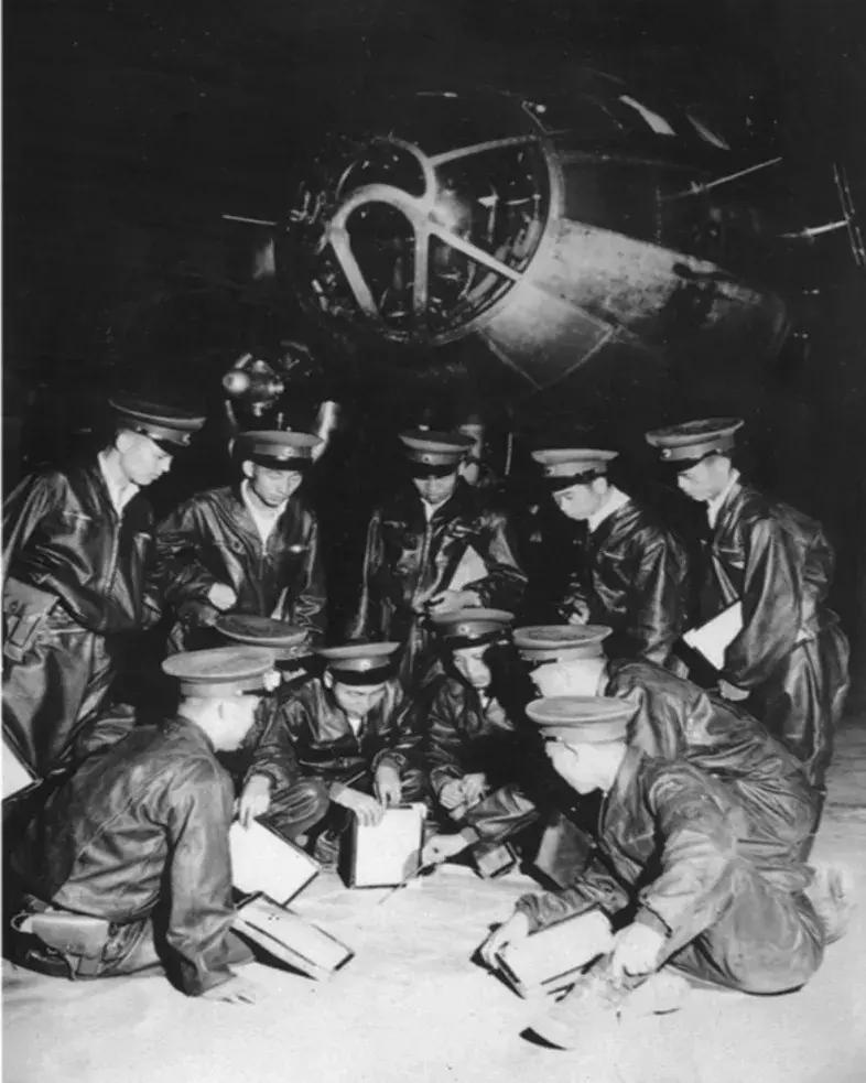 这支受阅的空中王牌部队,54年前还干过一件惊天动地的大事