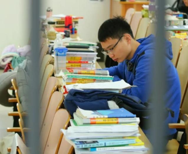 读研才明白,读研之后才知道旁边的人都很低调