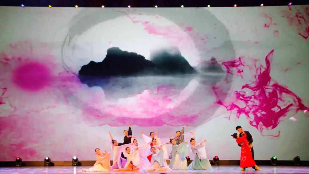 一场派对，一张面具，浪漫由你！川大锦江学院举行“假面舞会”