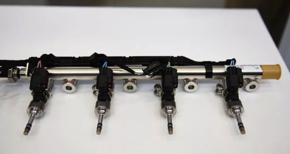 发动机也可以“变魔术”?看凯迪拉克怎么诠释“兼得”的魅力