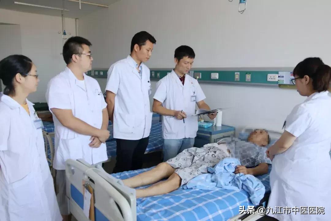 不要人夸颜色好只留清气满乾坤——走近肛肠科张鹏